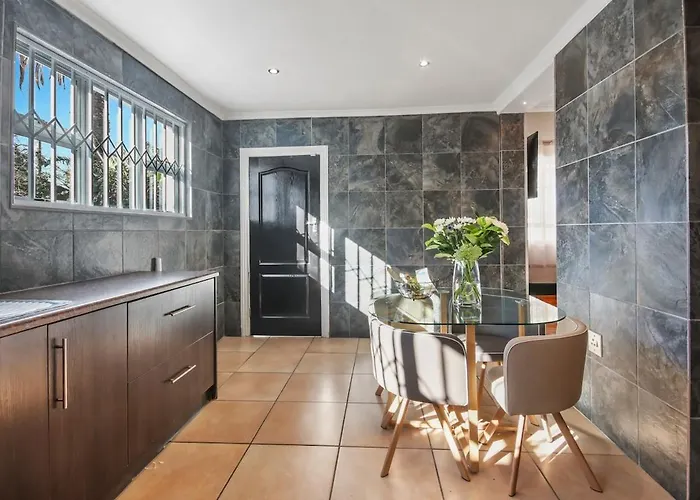 The Classic Woodstock Cottage